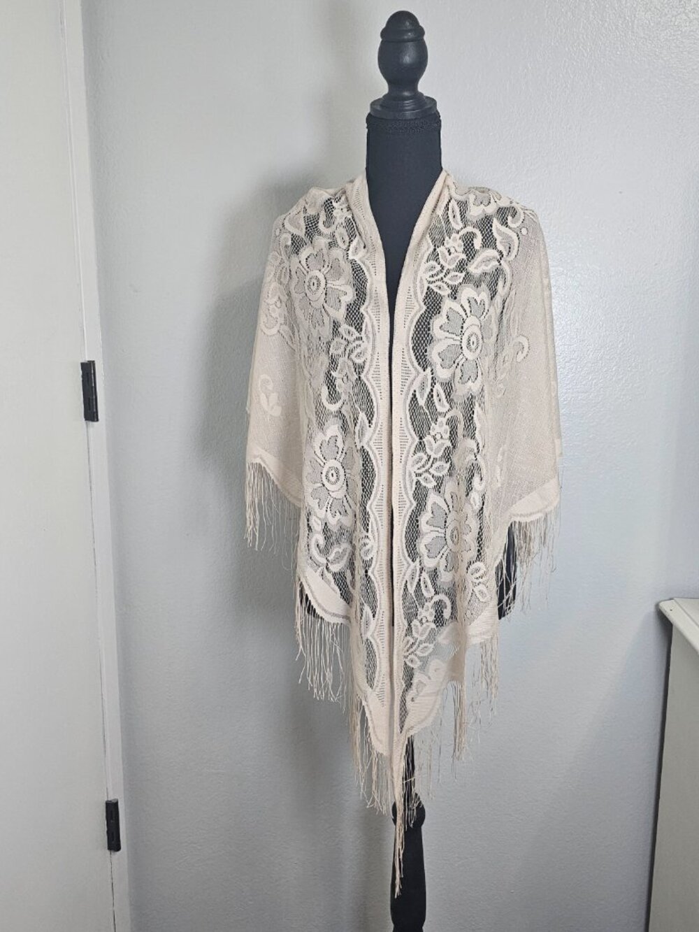 NWOT Unbranded 3 PC Bundle Floral Lace Fringe Shawls - Boho Bikini Cover Up Set - Picture 5 of 7